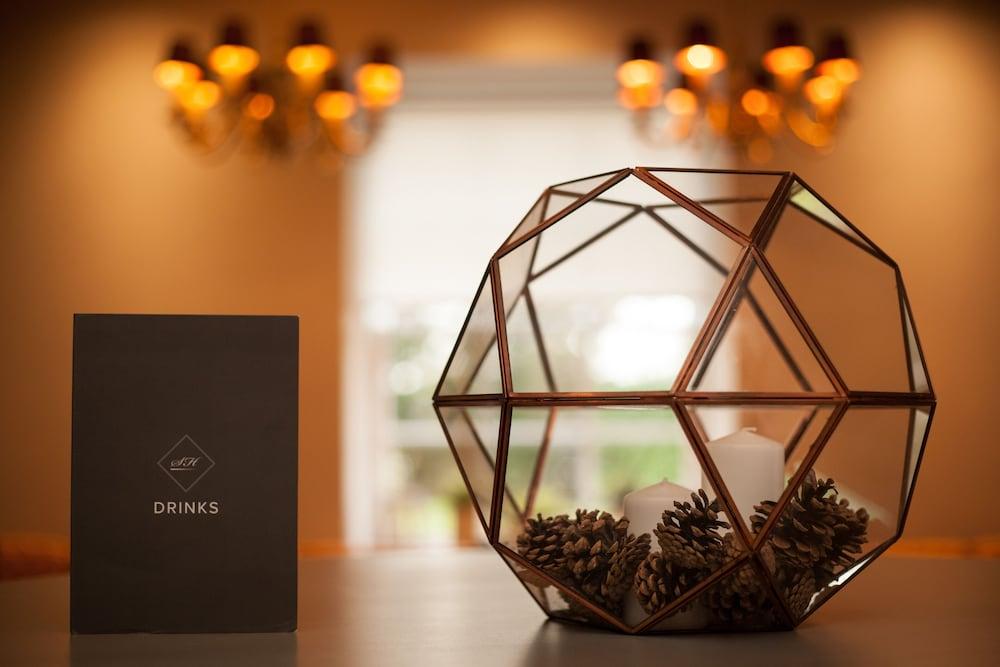 Strathaven Hotel Екстериор снимка