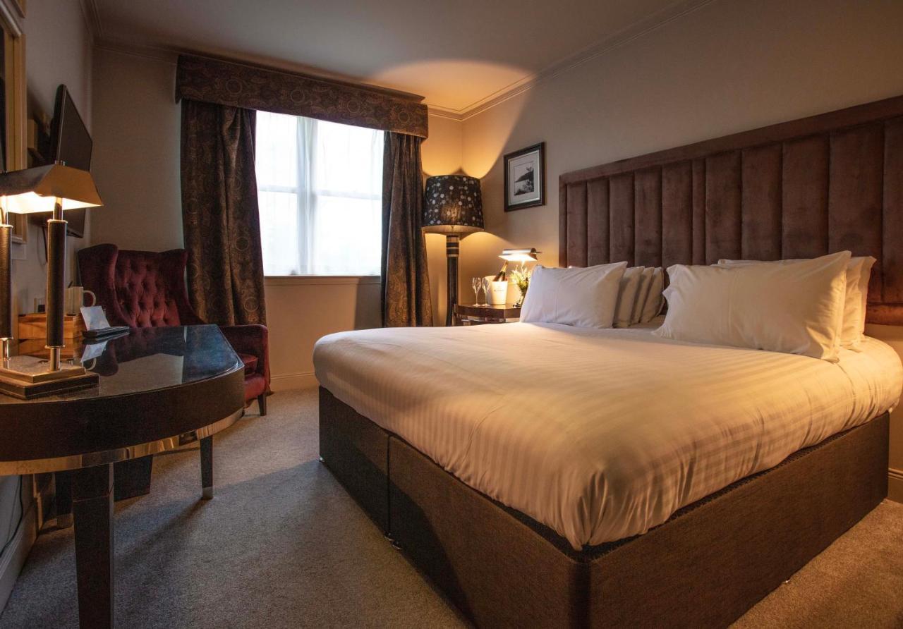 Strathaven Hotel Екстериор снимка
