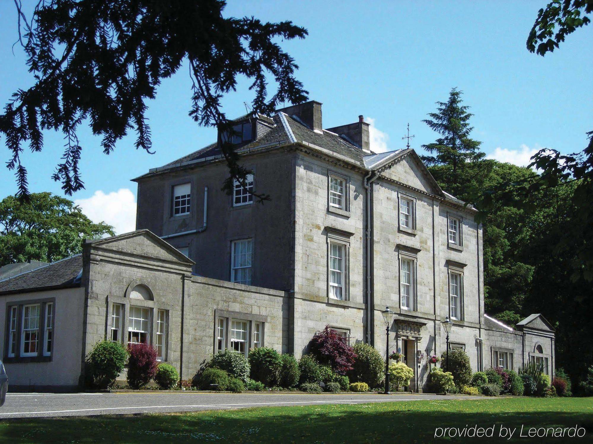 Strathaven Hotel Екстериор снимка