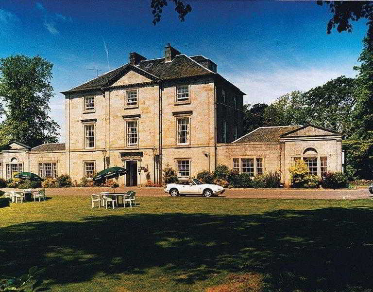 Strathaven Hotel Екстериор снимка