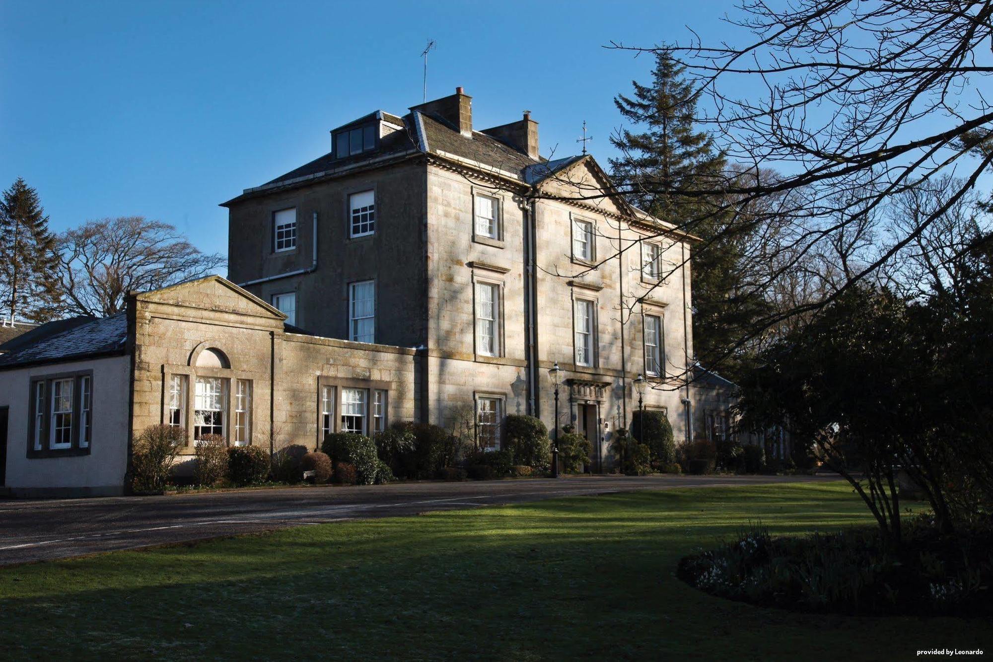 Strathaven Hotel Екстериор снимка