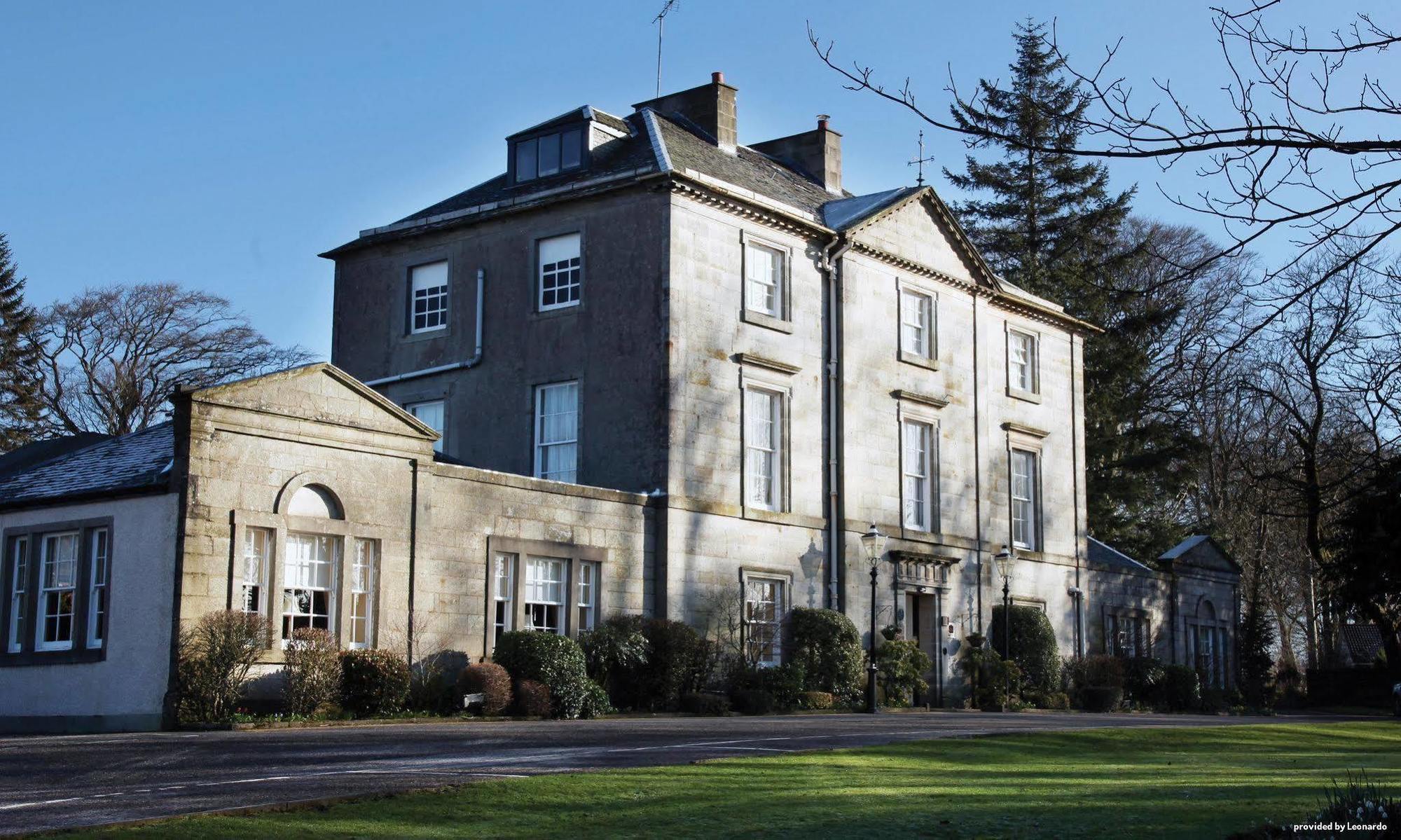Strathaven Hotel Екстериор снимка