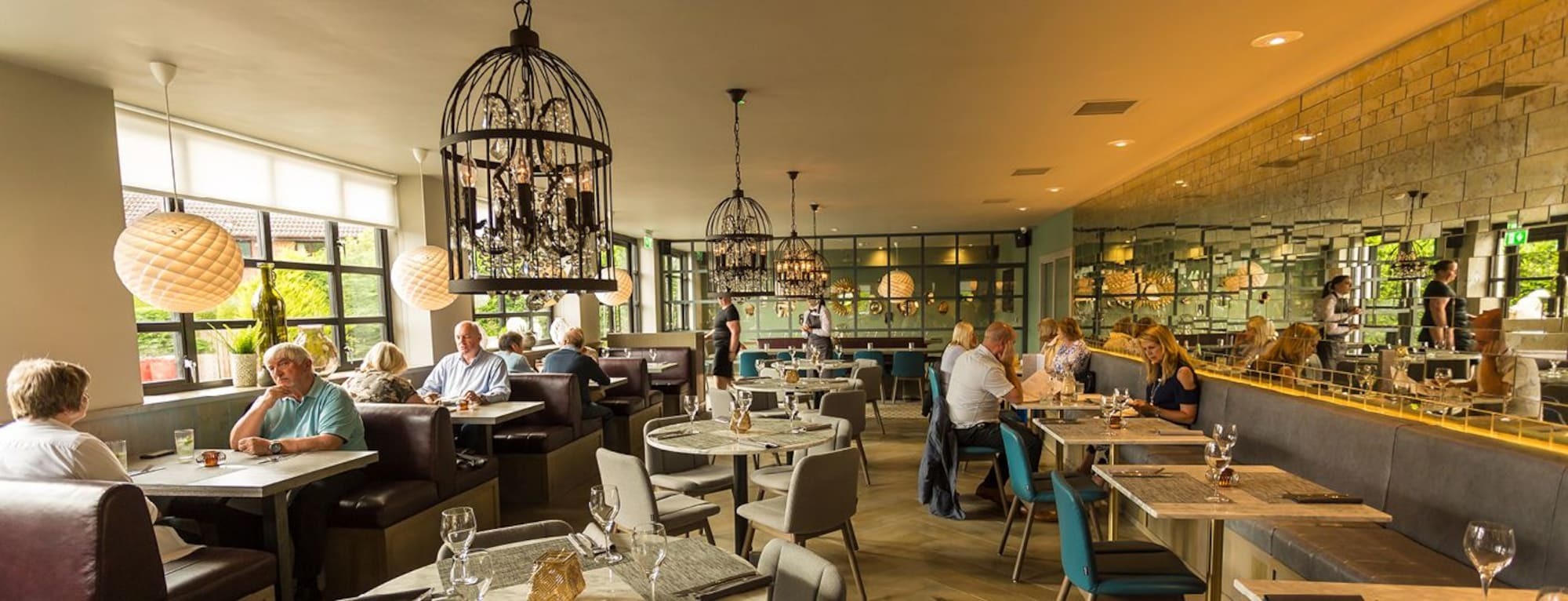 Strathaven Hotel Екстериор снимка