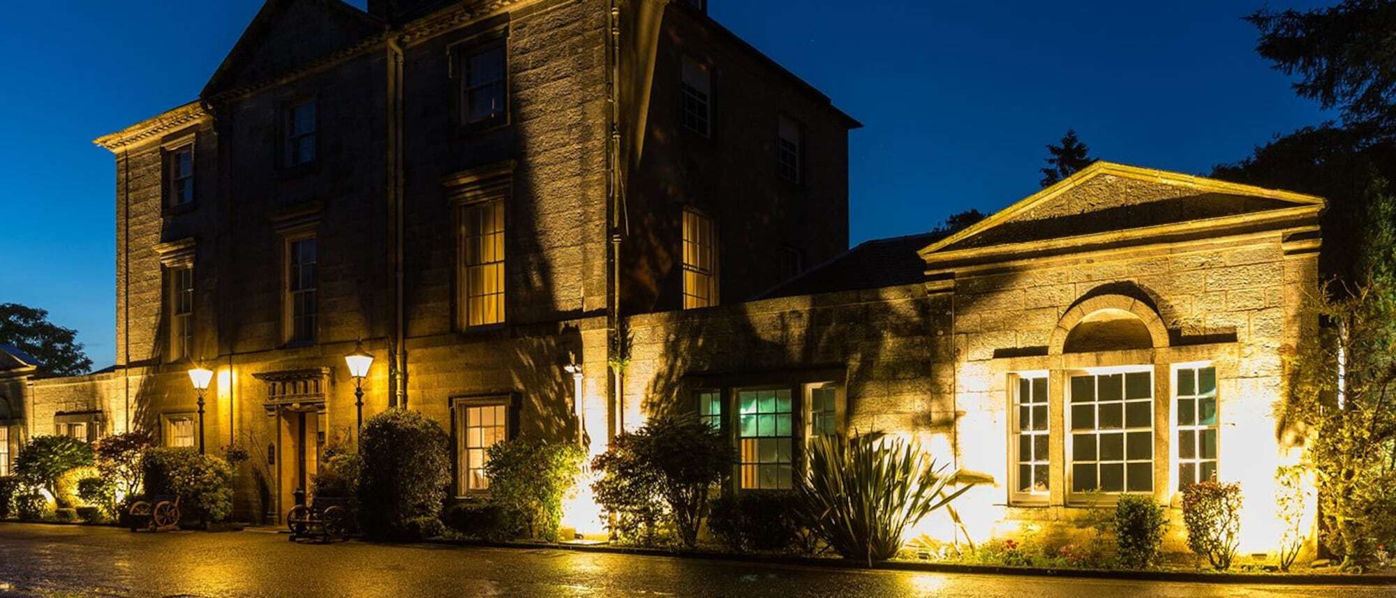 Strathaven Hotel Екстериор снимка